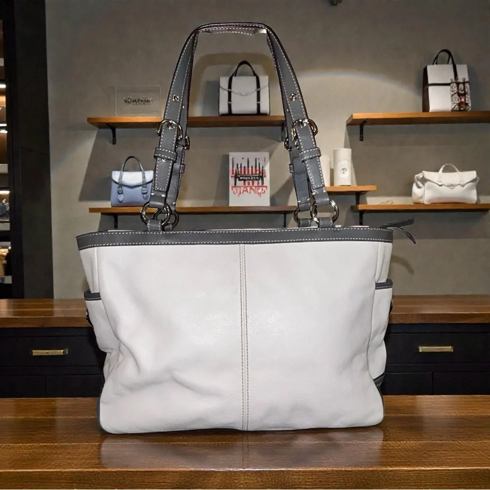 Original COACH Ivory & Gray Classic Shoulder Bag – F13759 - Picture 4 of 16